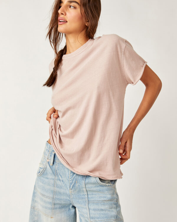 Nina Tee